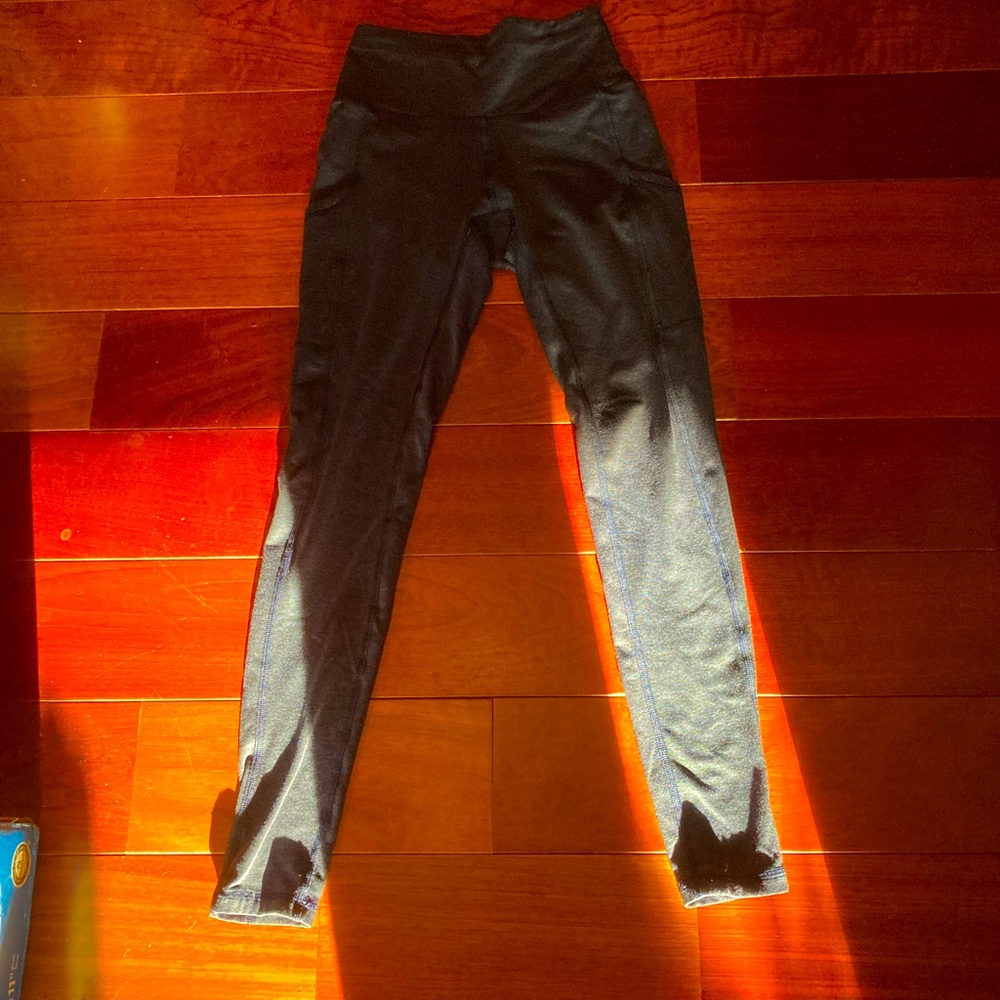 Aerie navy leggings with pockets, size small.